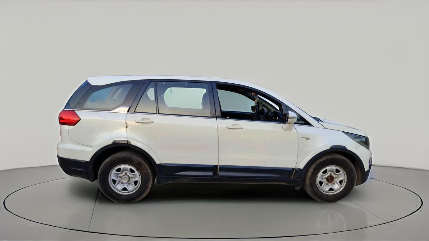 2017 Tata Hexa XM 4X2 7 STR, Diesel, Manual, 1,63,432 km, exterior