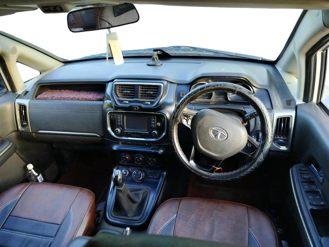 2017 Tata Hexa XM 4X2 7 STR, Diesel, Manual, 1,63,432 km, interior