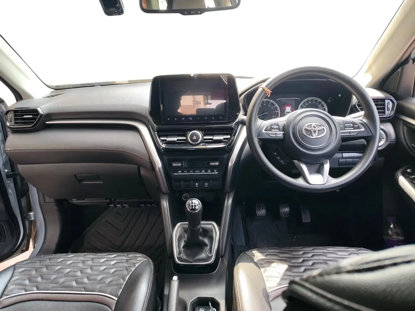 2022 Toyota URBAN CRUISER HYRYDER G NEO DRIVE, Petrol, Manual, 33,239 km, interior