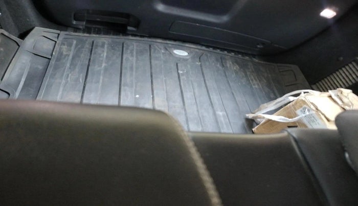 2021 Landrover DISCOVERY SPORT SE R-DYNAMIC 2.0 DIESEL, Diesel, Automatic, 1,06,077 km, interior