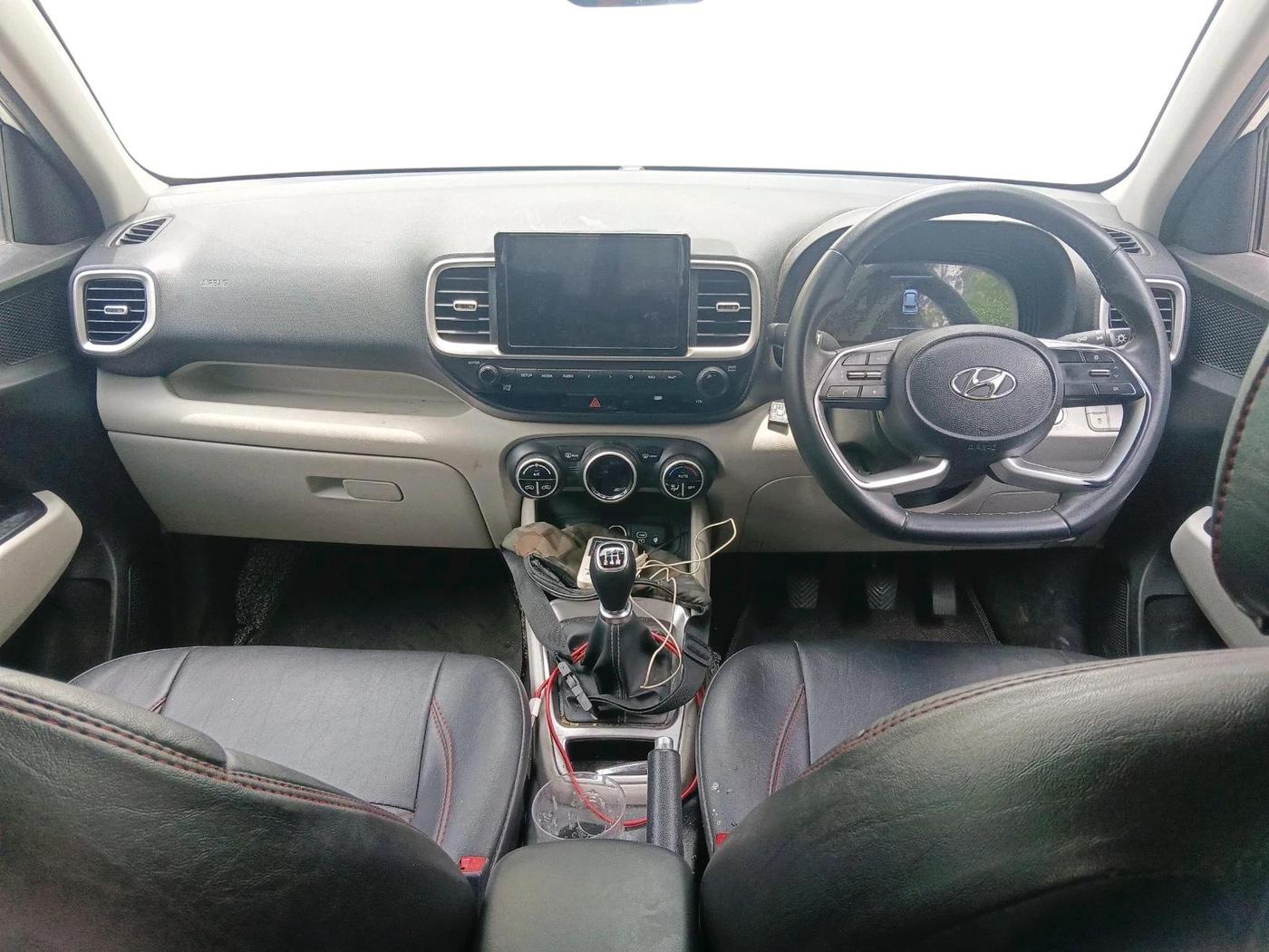 2022 Hyundai VENUE SX 1.2 PETROL, CNG, Manual, 30,466 km, interior