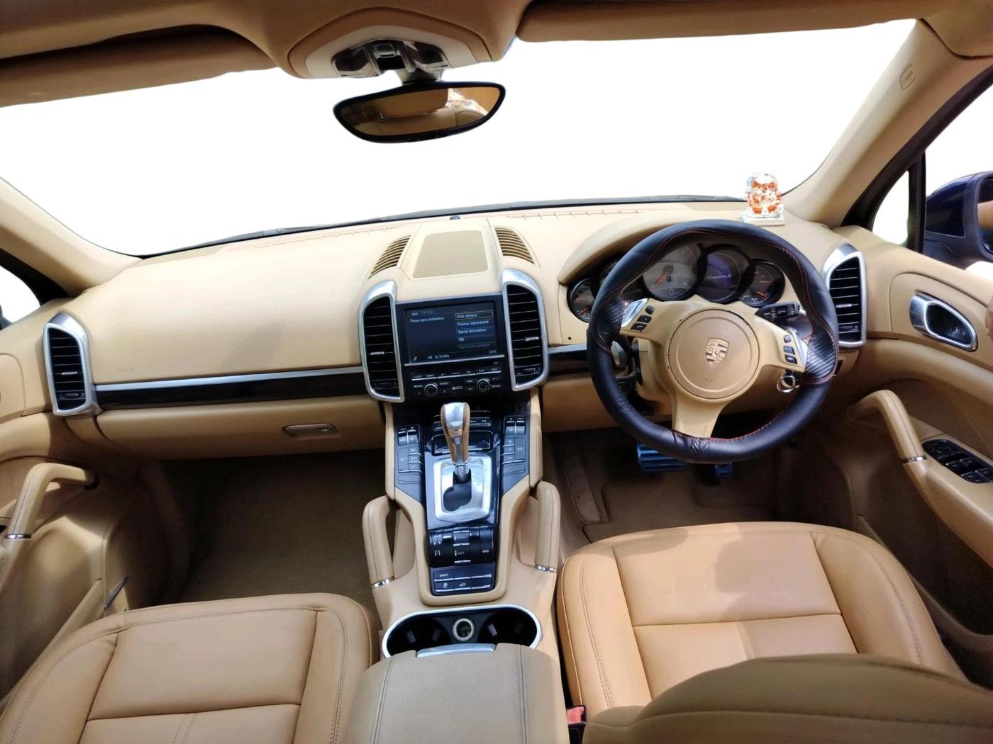 2013 Porsche Cayenne S DIESEL, Diesel, Automatic, 94,676 km, interior