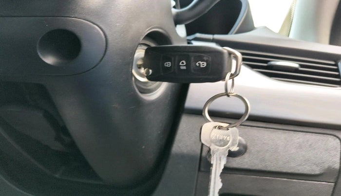 2020 Tata NEXON XMA SUNROOF PETROL, Petrol, Automatic, 39,298 km, interior