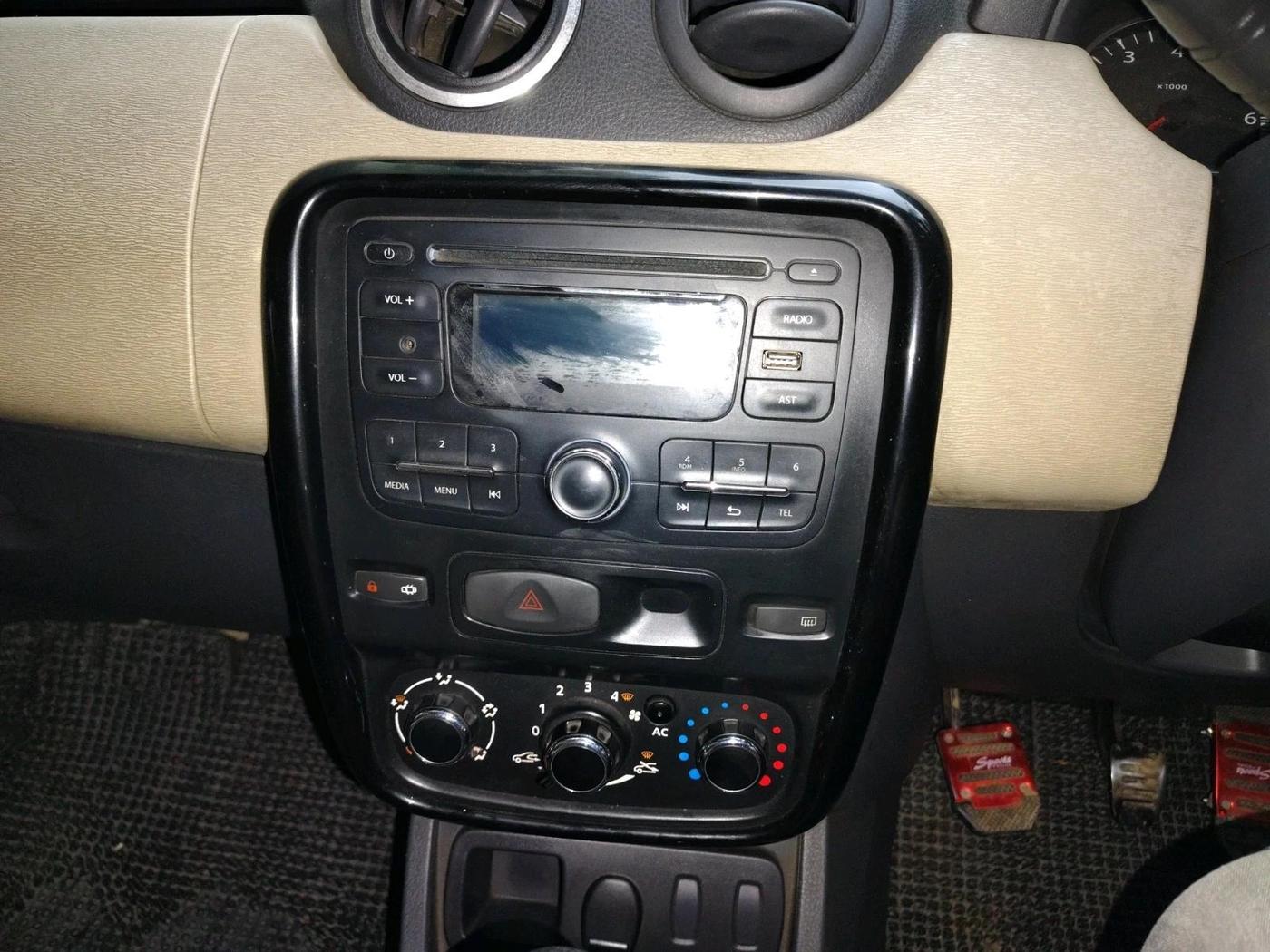 2013 Renault Duster 85 PS RXL DIESEL, Diesel, Manual, 1,66,500 km, interior