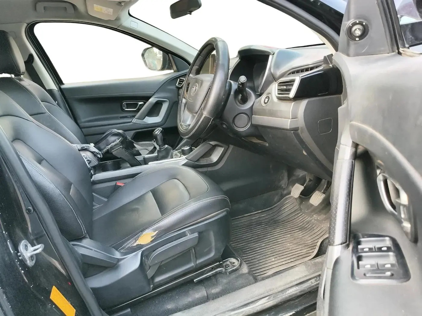 2019 Tata Harrier XZ 2.0L DARK EDITION, Diesel, Manual, 1,73,442 km, interior