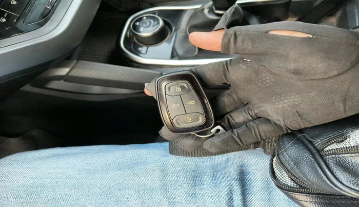 2019 Tata Harrier XZ 2.0L DARK EDITION, Diesel, Manual, 1,73,442 km, interior