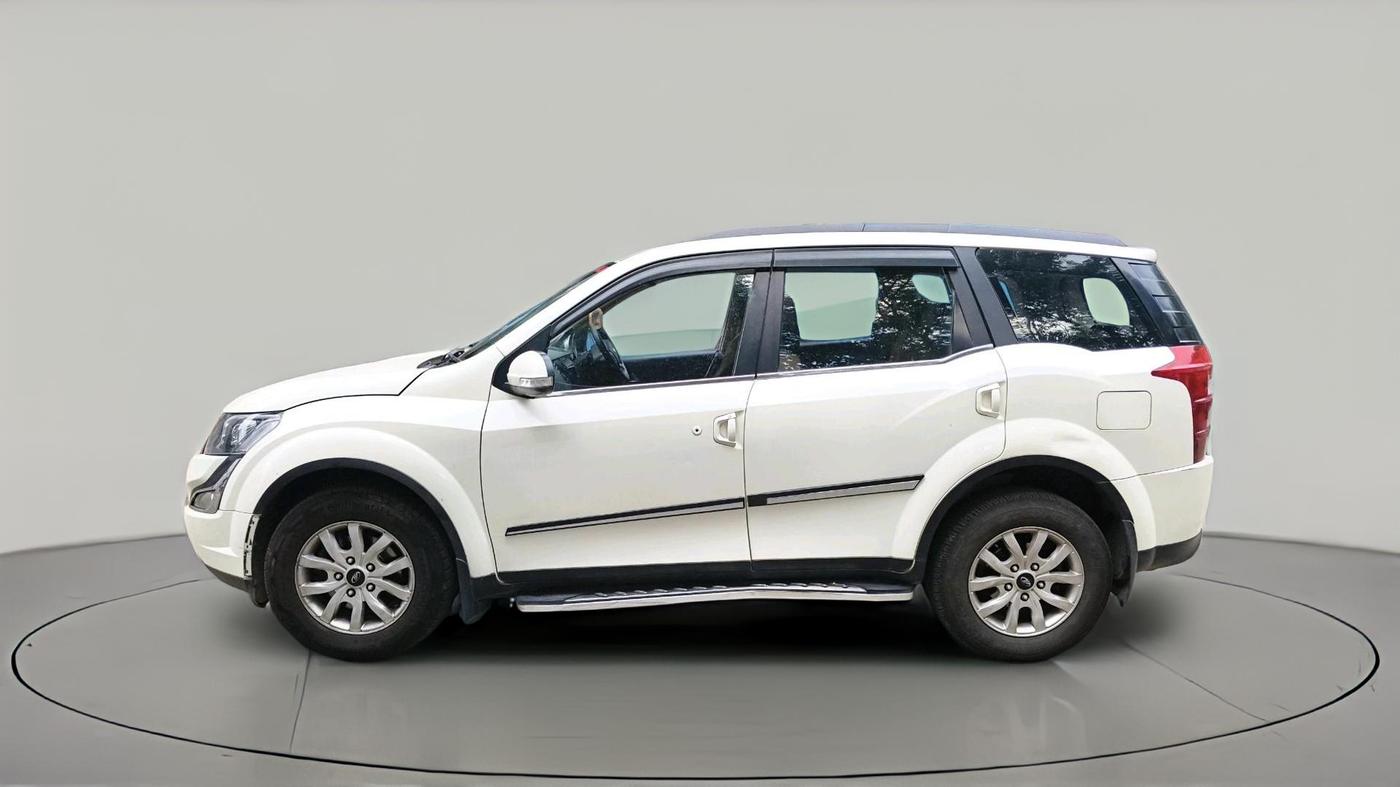 2017 Mahindra XUV500 W10, Diesel, Manual, 1,62,894 km, exterior