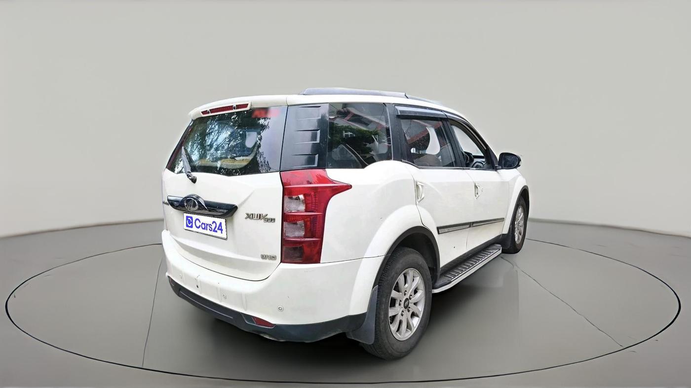 2017 Mahindra XUV500 W10, Diesel, Manual, 1,62,894 km, exterior