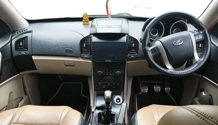 2017 Mahindra XUV500 W10, Diesel, Manual, 1,62,894 km, interior