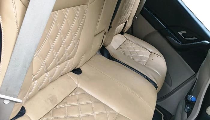 2017 Mahindra XUV500 W10, Diesel, Manual, 1,62,894 km, interior