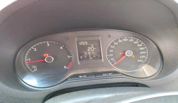 2016 Volkswagen Polo HIGHLINE1.5L, Diesel, Manual, 1,01,870 km, interior