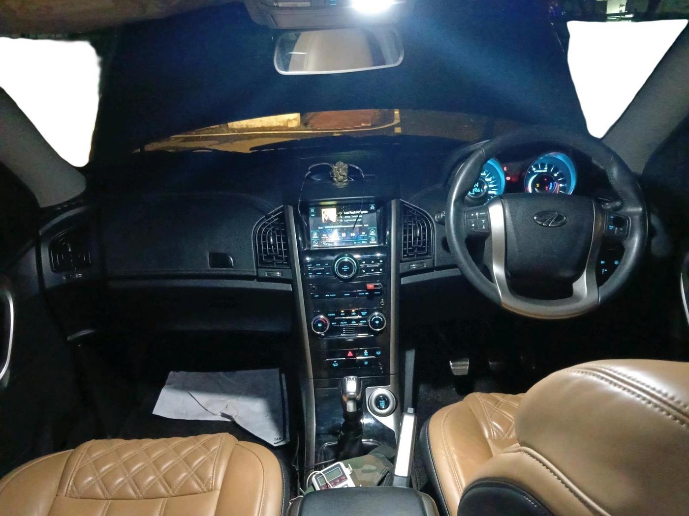 2019 Mahindra XUV500 W11(O), Diesel, Manual, 34,561 km, interior