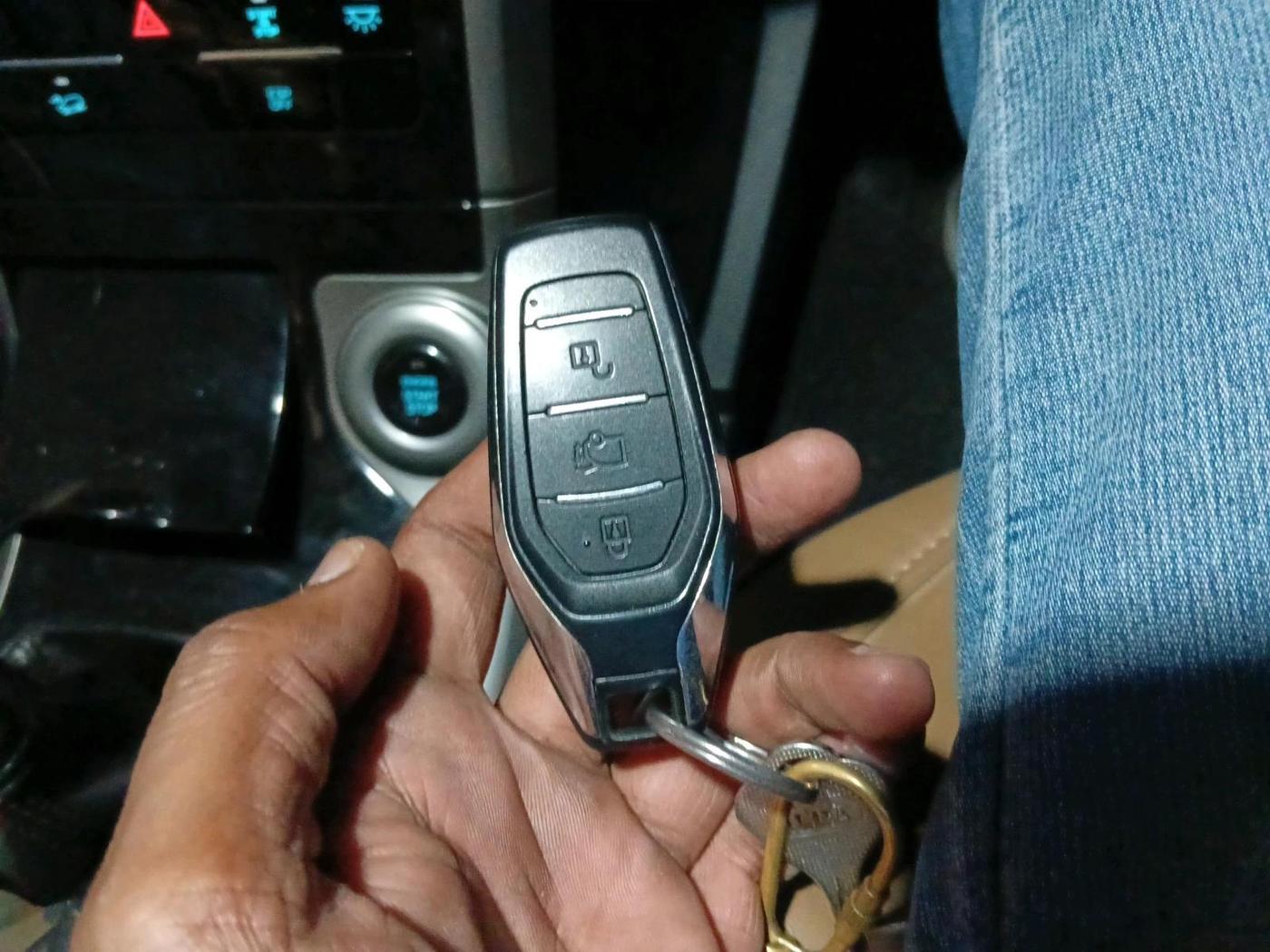 2019 Mahindra XUV500 W11(O), Diesel, Manual, 34,561 km, interior