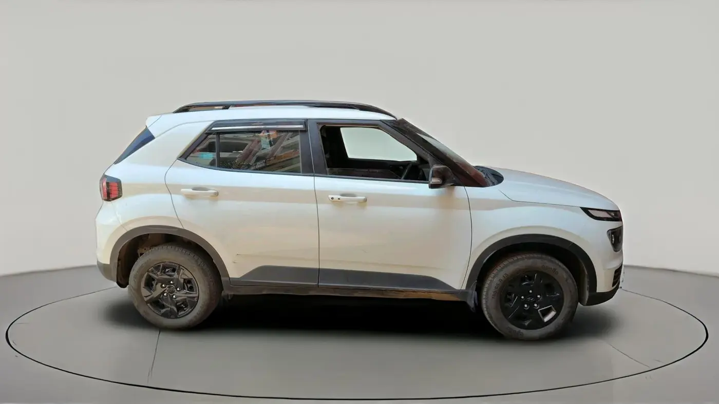 2023 Hyundai VENUE SX 1.2 KNIGHT EDITION, Petrol, Manual, 18,648 km, exterior