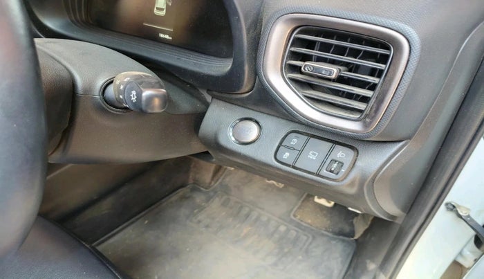 2023 Hyundai VENUE SX 1.2 KNIGHT EDITION, Petrol, Manual, 18,648 km, interior