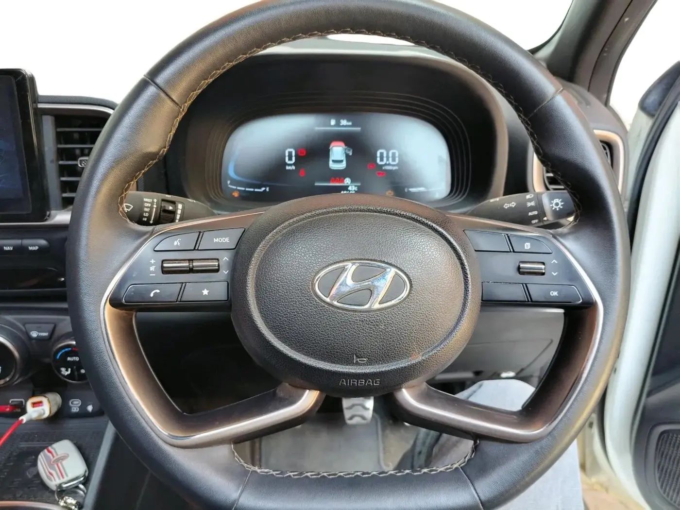 2023 Hyundai VENUE SX 1.2 KNIGHT EDITION, Petrol, Manual, 18,648 km, interior