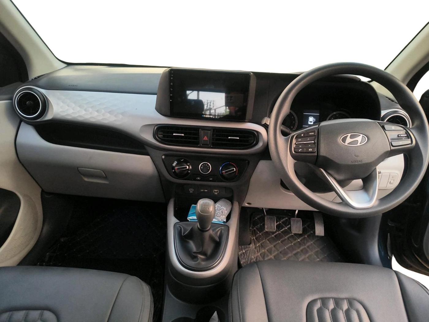 2025 Hyundai GRAND I10 NIOS MAGNA 1.2 KAPPA VTVT, Petrol, Manual, 1,790 km, interior