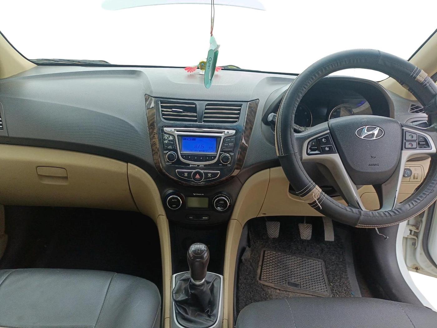 2013 Hyundai Verna FLUIDIC 1.6 VTVT EX, CNG, Manual, 1,01,315 km, interior