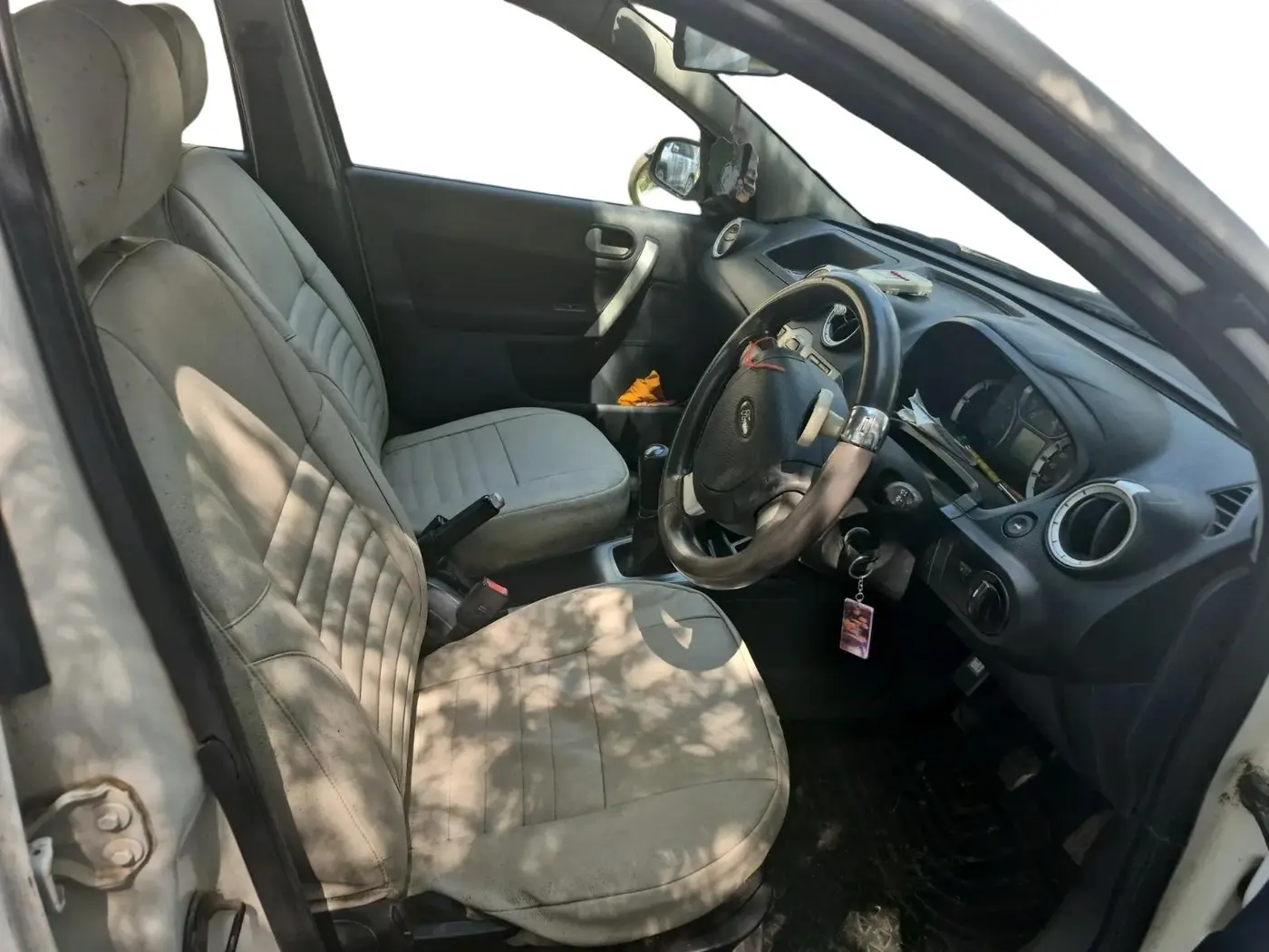 2012 Ford Fiesta STYLE DIESEL, Diesel, Manual, 1,00,227 km, interior