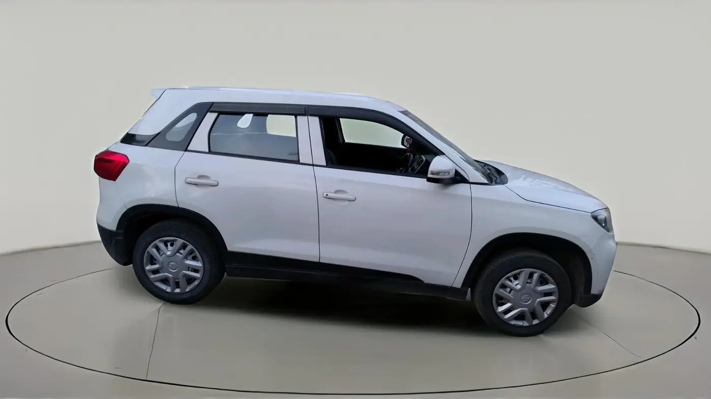 2020 Maruti Vitara Brezza LXI, CNG, Manual, 1,12,509 km, exterior