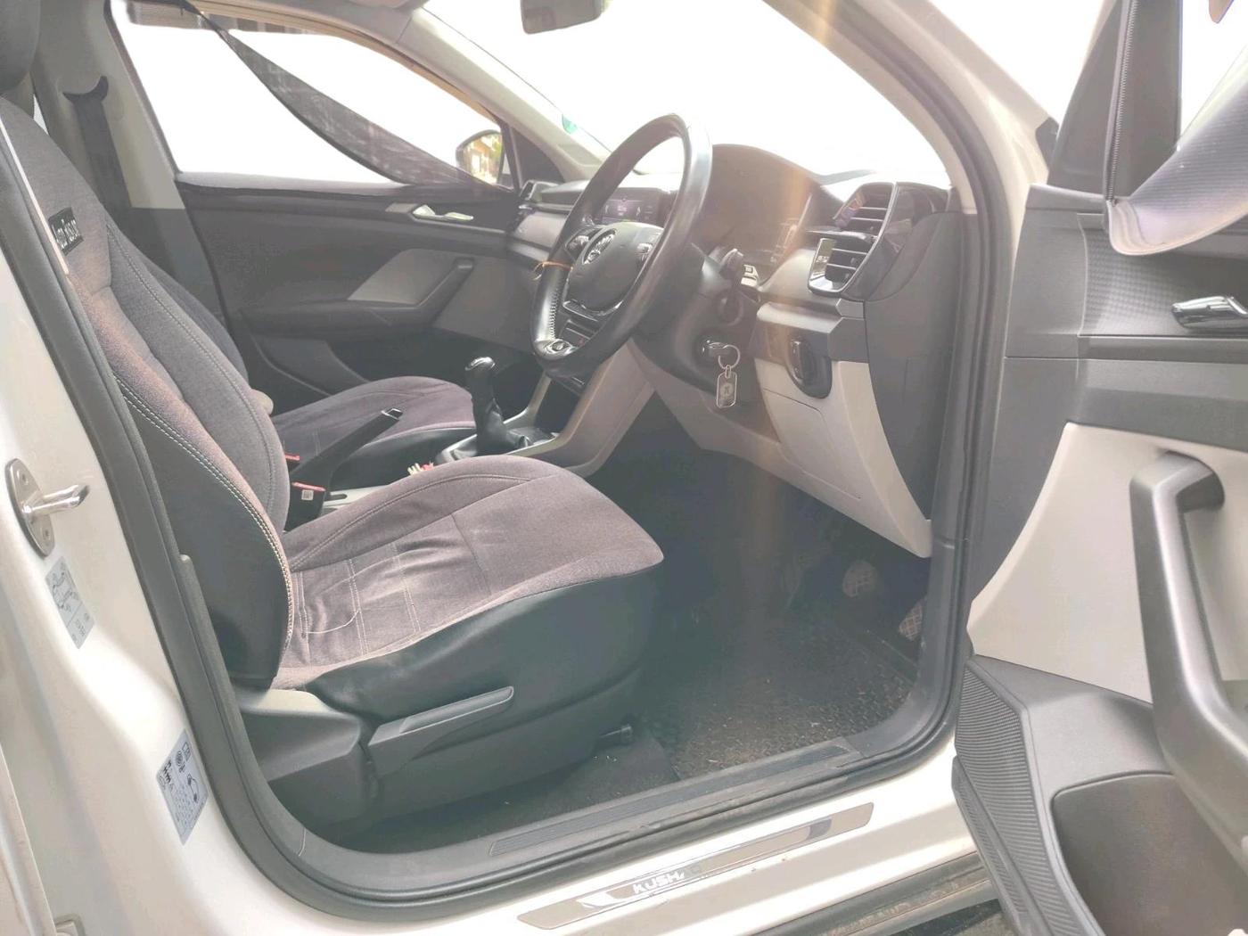 2022 Skoda KUSHAQ AMBITION 1.0L TSI MT, Petrol, Manual, 52,073 km, interior