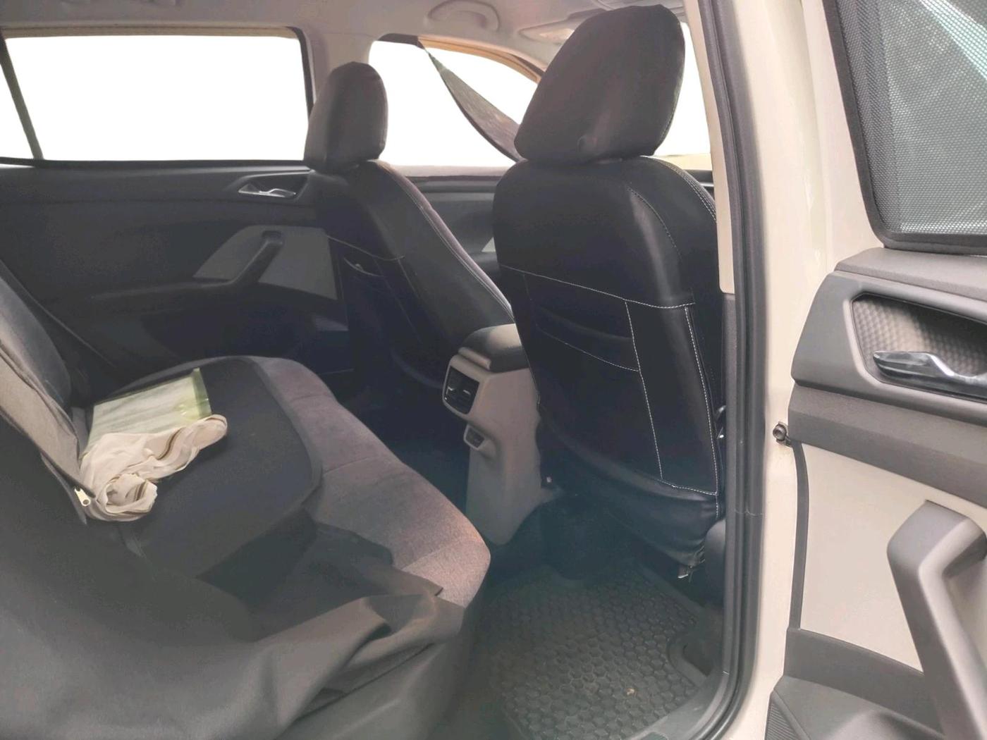 2022 Skoda KUSHAQ AMBITION 1.0L TSI MT, Petrol, Manual, 52,073 km, interior