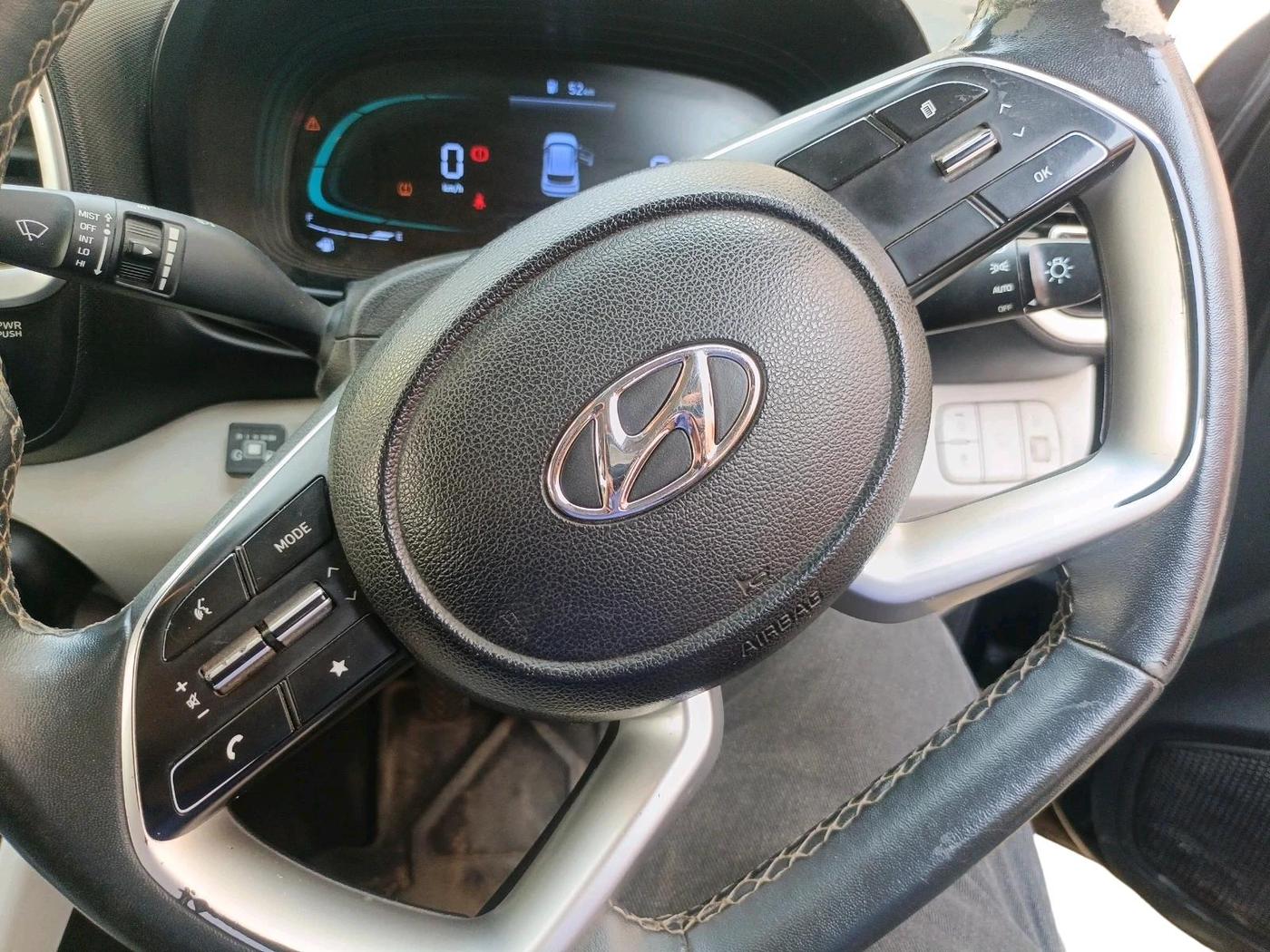 2024 Hyundai VENUE SX 1.2 PETROL, CNG, Manual, 49,600 km, interior