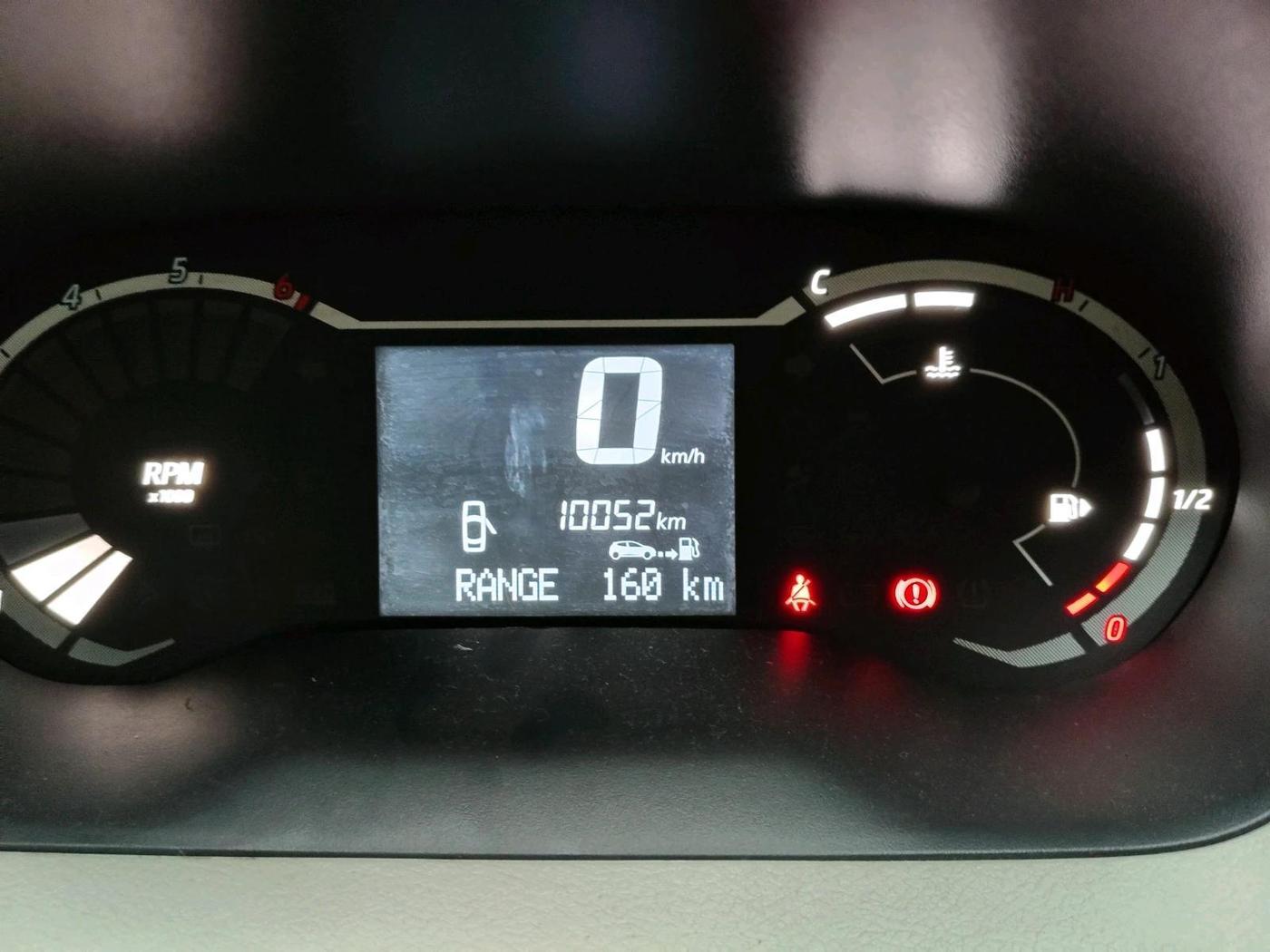 2021 Nissan MAGNITE XL, Petrol, Manual, 10,052 km, interior