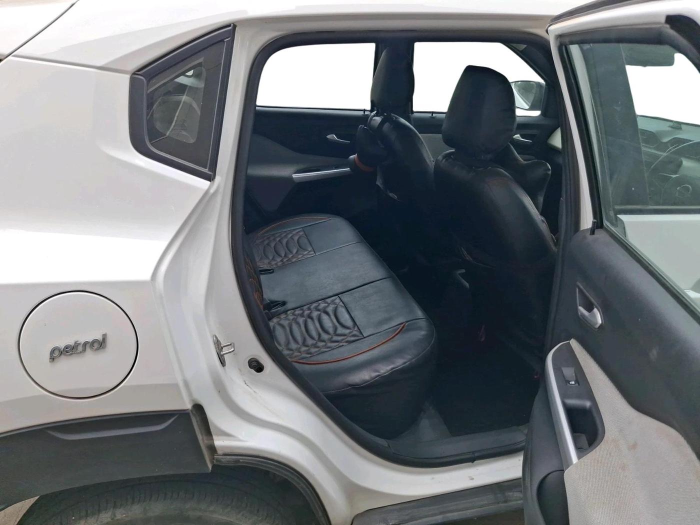 2021 Nissan MAGNITE XL, Petrol, Manual, 10,052 km, interior