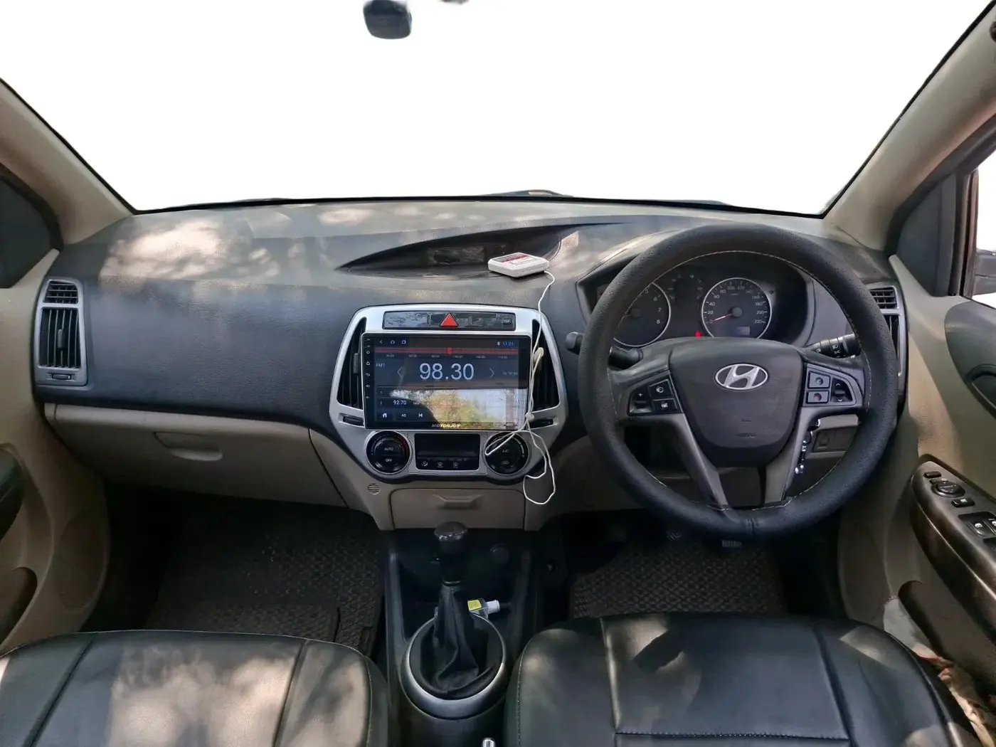 2014 Hyundai i20 SPORTZ 1.2, Petrol, Manual, 84,534 km, interior