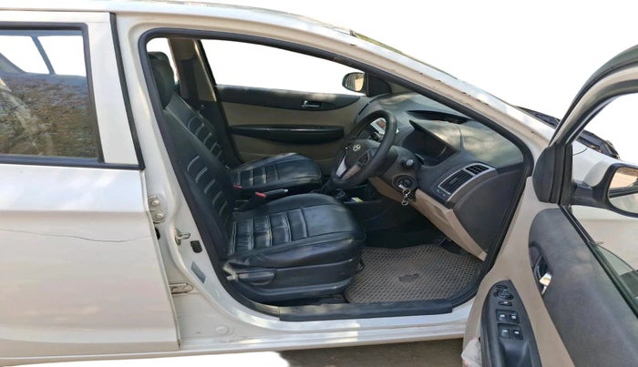 2014 Hyundai i20 SPORTZ 1.2, Petrol, Manual, 84,534 km, interior