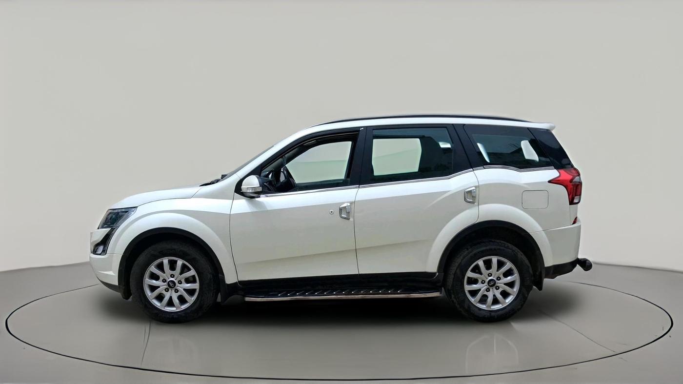2018 Mahindra XUV500 W9, Diesel, Manual, 69,215 km, exterior