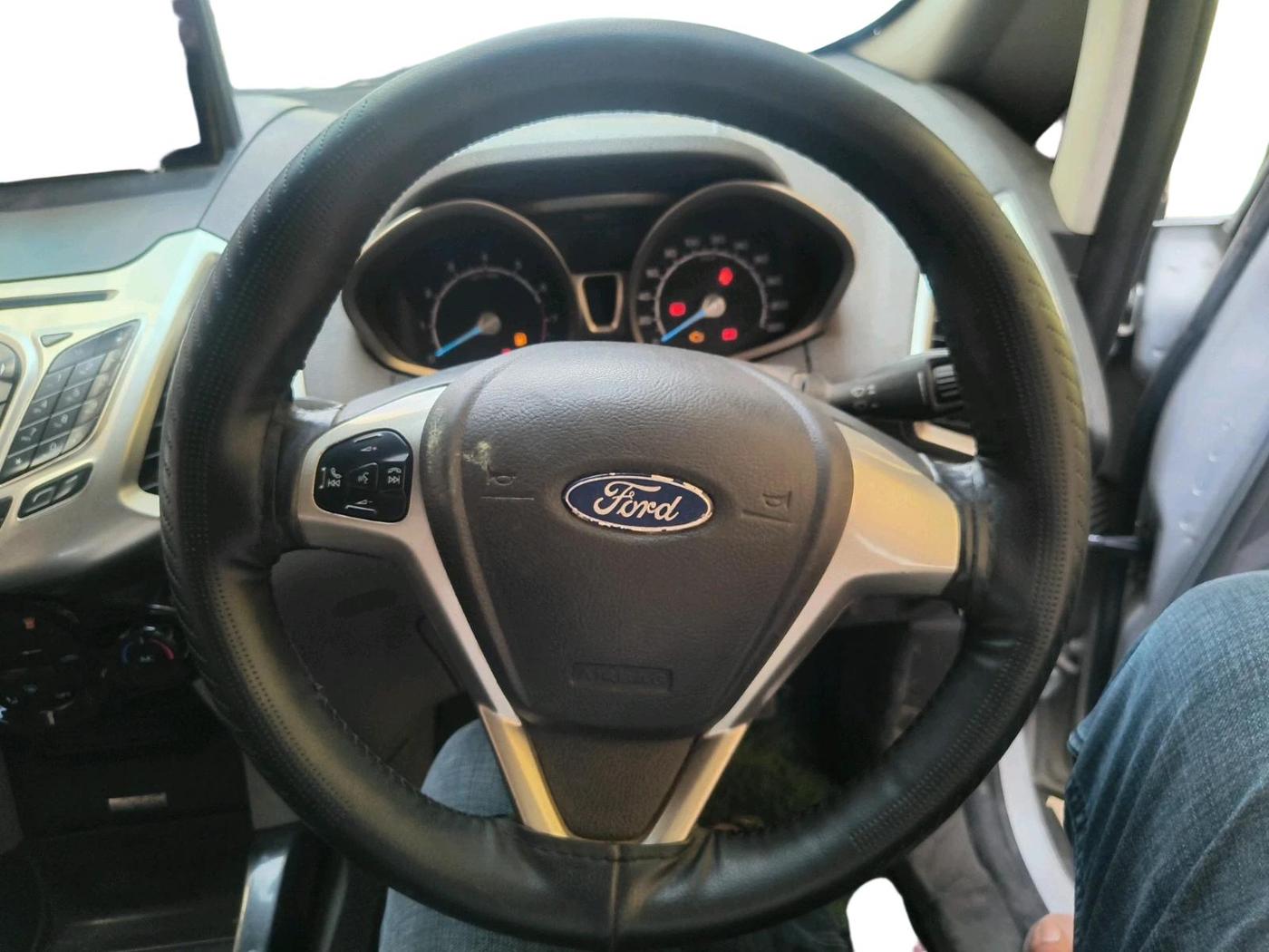 2015 Ford Ecosport TITANIUM 1.0L ECOBOOST, Petrol, Manual, 1,15,260 km, interior