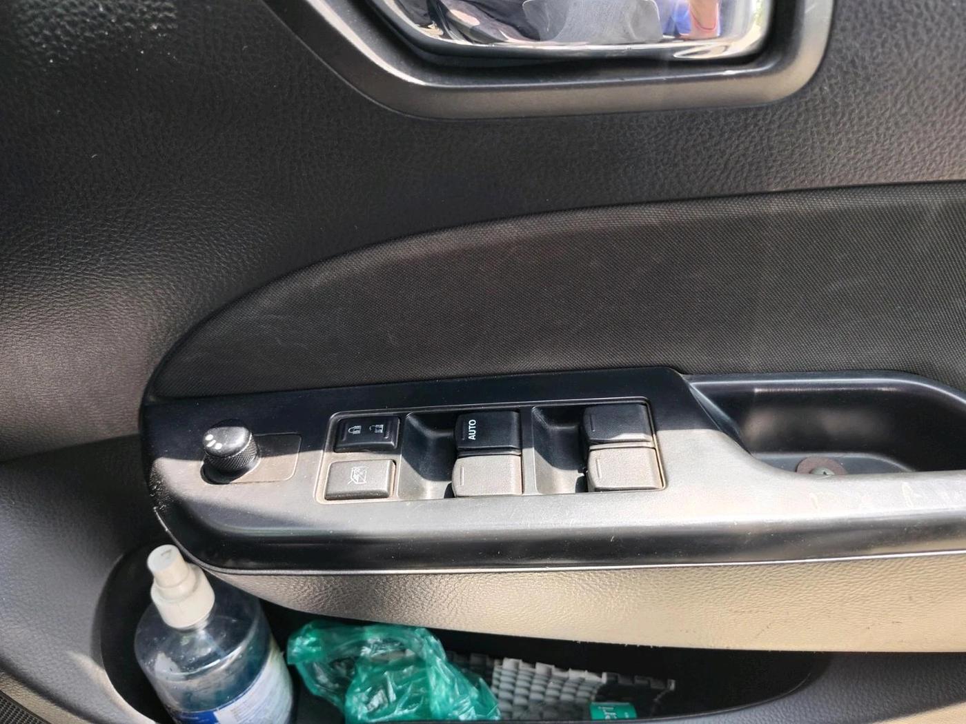 2014 Maruti Swift VXI, Petrol, Manual, 68,707 km, interior