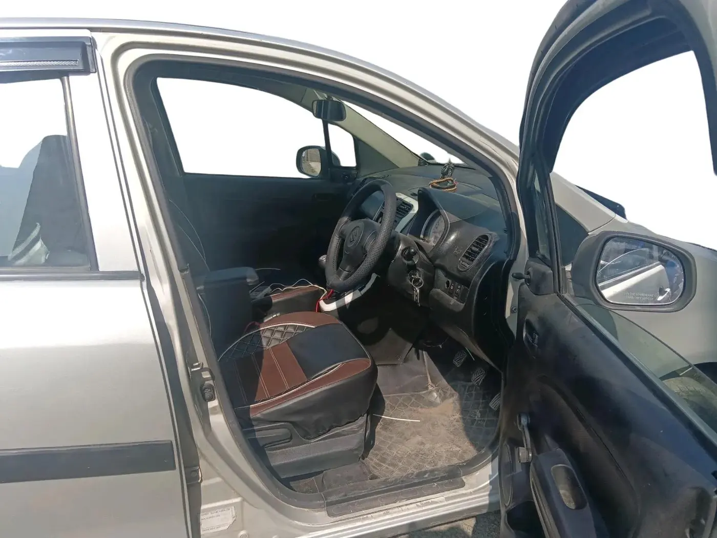 2016 Maruti Ritz LXI, CNG, Manual, 76,000 km, interior