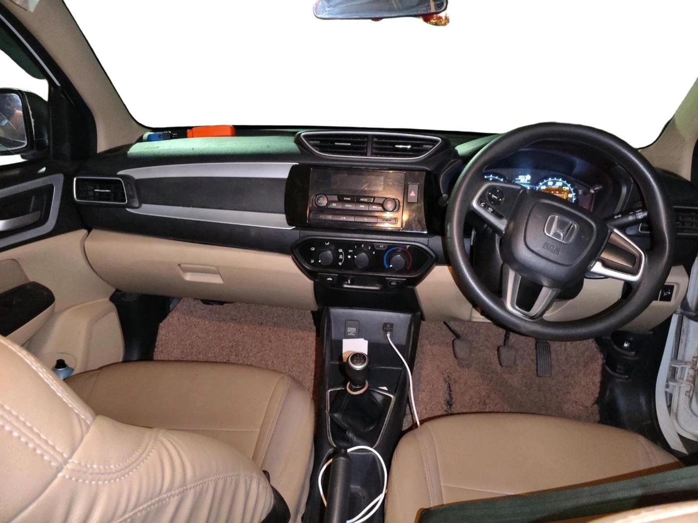 2022 Honda Amaze 1.2L I-VTEC S, Petrol, Manual, 56,000 km, interior