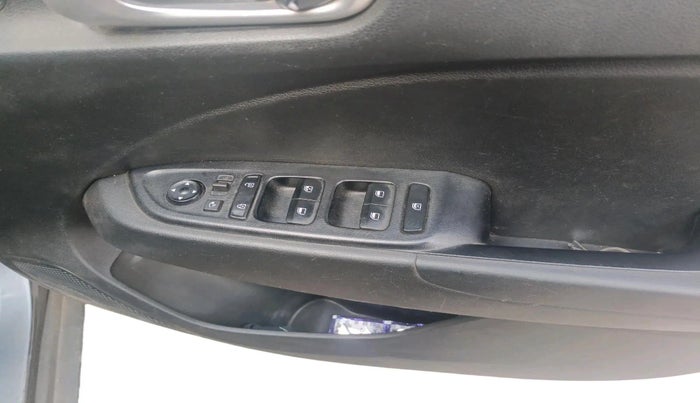 2021 Hyundai VENUE SX 1.5 CRDI, Diesel, Manual, 1,37,826 km, interior