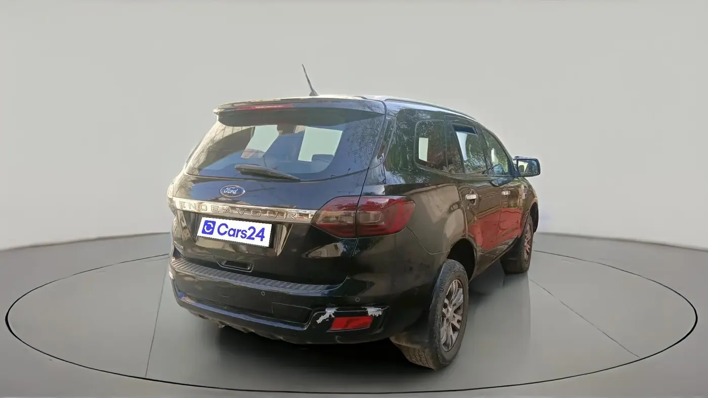 2017 Ford Endeavour TITANIUM 3.2 4X4 AT, Diesel, Automatic, 1,65,346 km, exterior