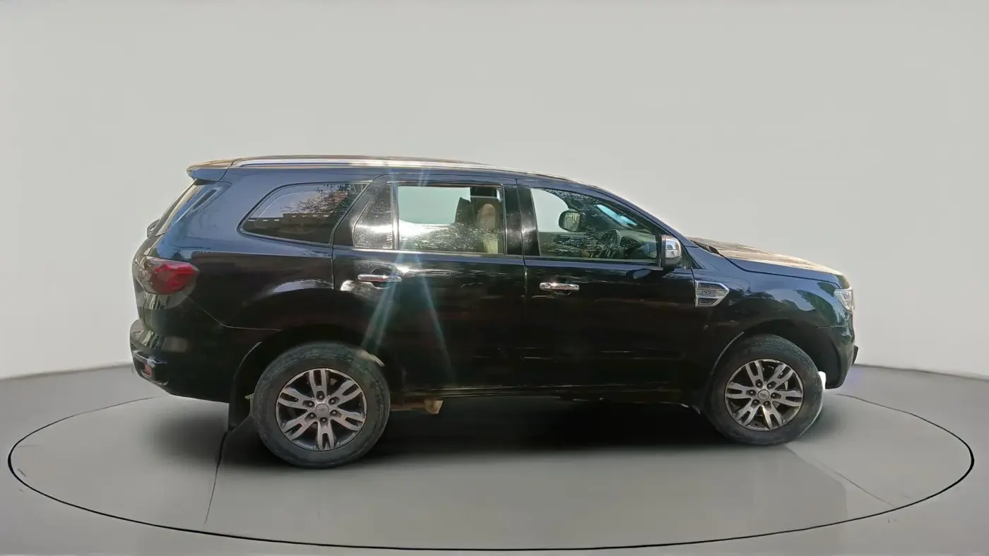2017 Ford Endeavour TITANIUM 3.2 4X4 AT, Diesel, Automatic, 1,65,346 km, exterior