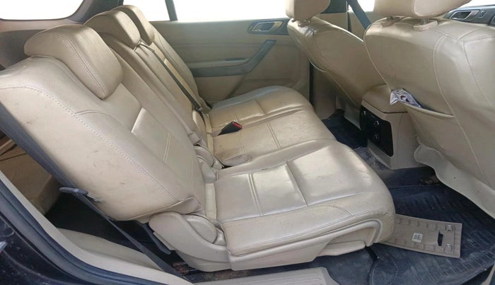 2017 Ford Endeavour TITANIUM 3.2 4X4 AT, Diesel, Automatic, 1,65,346 km, interior