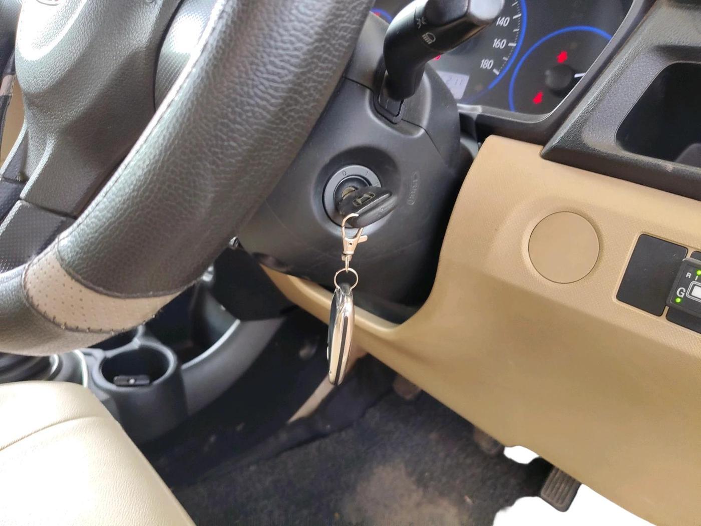 2016 Honda Amaze 1.2L I-VTEC E, CNG, Manual, 65,728 km, interior