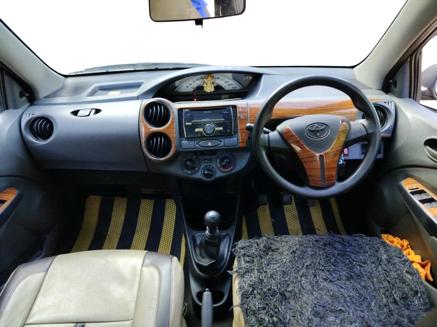 2012 Toyota Etios Liva GD, Diesel, Manual, 93,391 km, interior