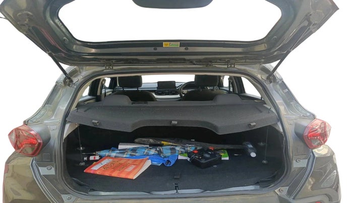 2025 Tata PUNCH PURE MT CNG, CNG, Manual, 18,468 km, exterior