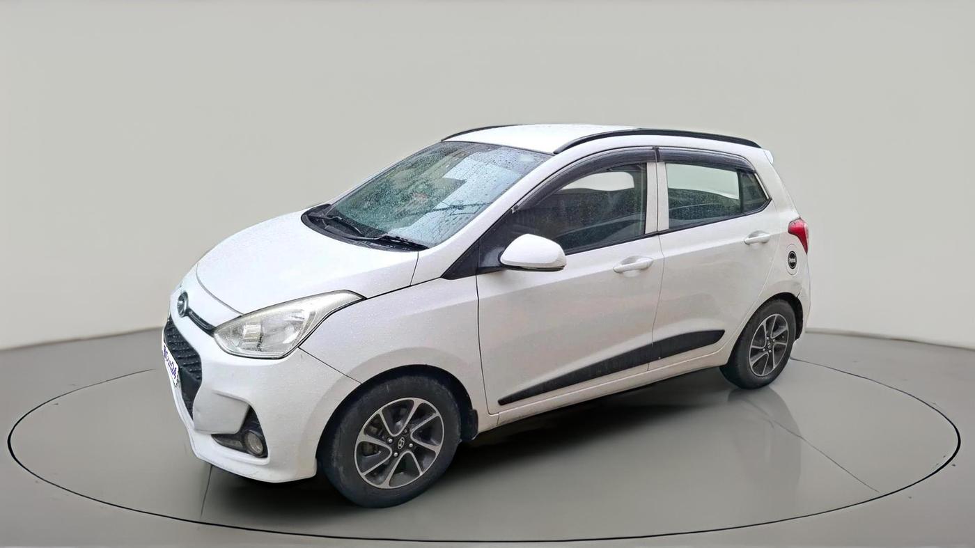 2017 Hyundai Grand i10 SPORTZ (O) AT 1.2 KAPPA VTVT, CNG, Automatic, 67,666 km, exterior
