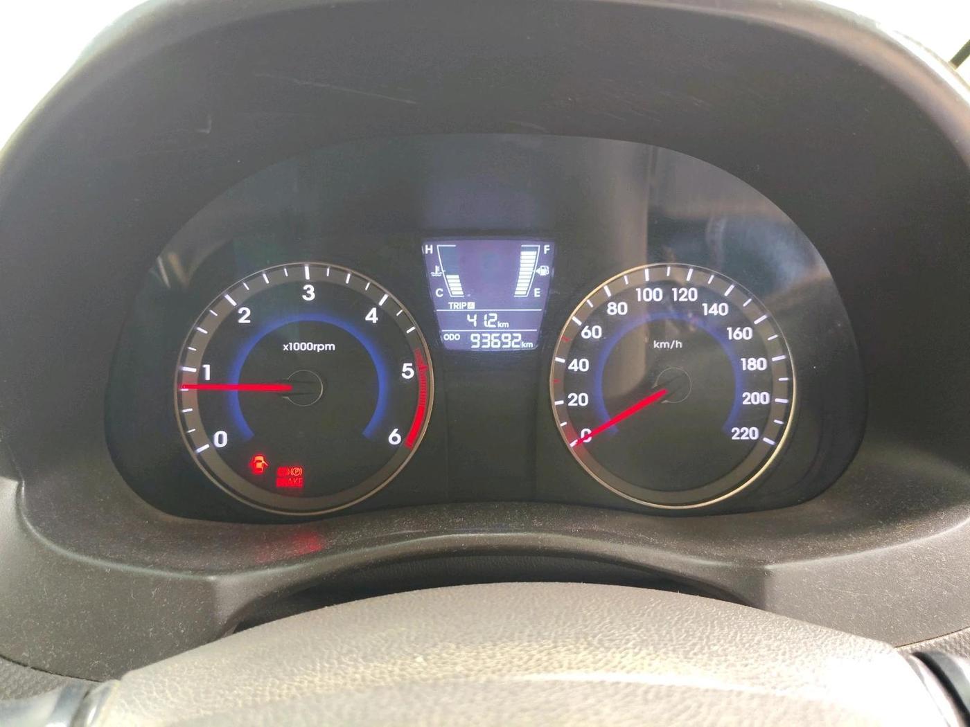 2014 Hyundai Verna FLUIDIC 1.6 CRDI SX, Diesel, Manual, 93,692 km, interior