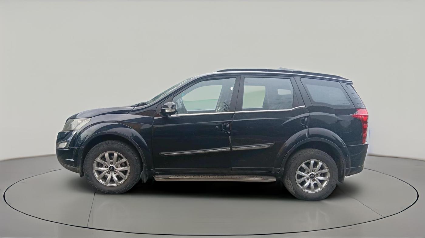 2015 Mahindra XUV500 W10, Diesel, Manual, 1,78,715 km, exterior
