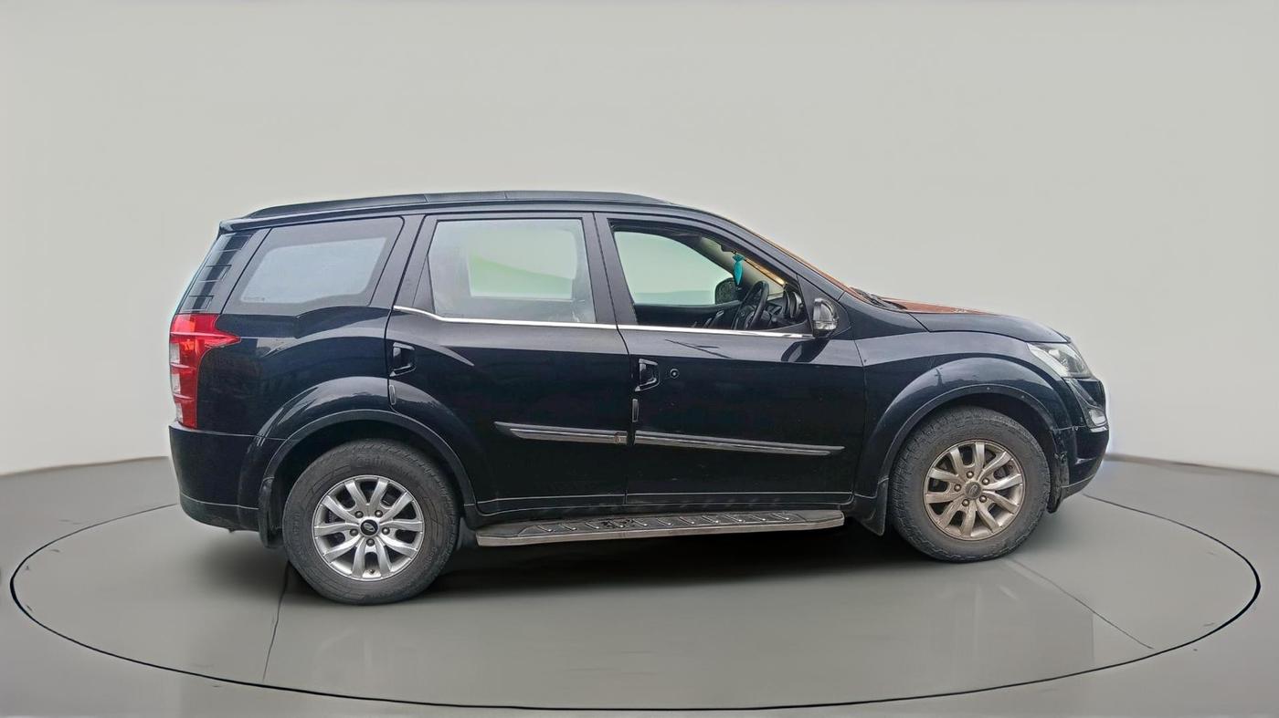 2015 Mahindra XUV500 W10, Diesel, Manual, 1,78,715 km, exterior