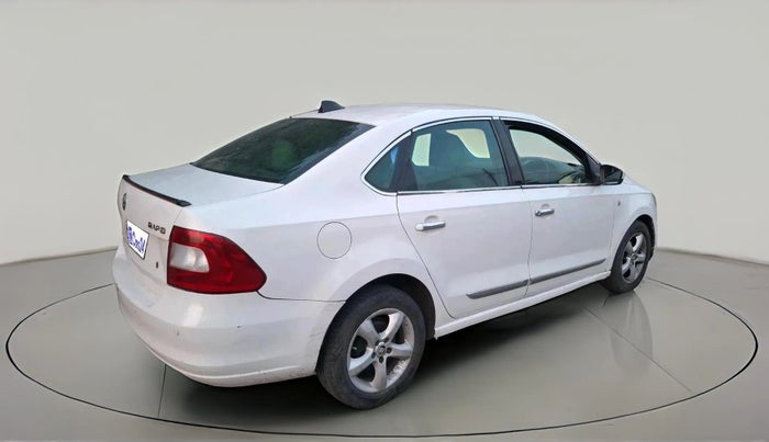 2014 Skoda Rapid ELEGANCE 1.6 TDI CR MT, Diesel, Manual, 77,472 km, exterior