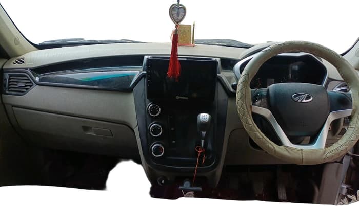 2016 Mahindra Kuv100 K8 6 STR, Petrol, Manual, 88,050 km, interior