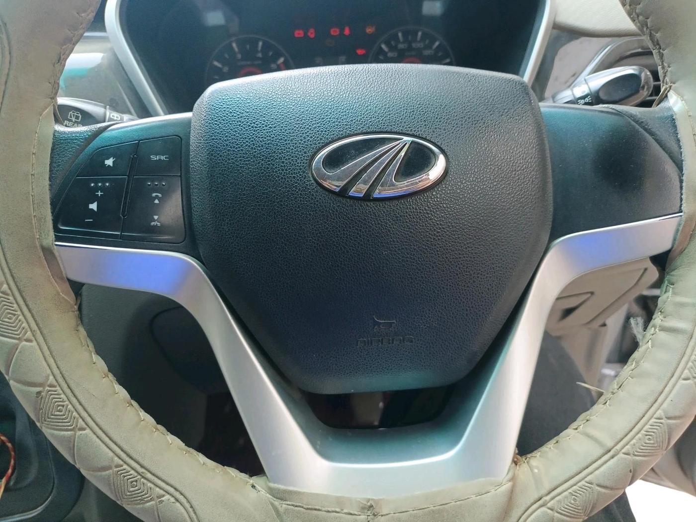 2016 Mahindra Kuv100 K8 6 STR, Petrol, Manual, 88,050 km, interior